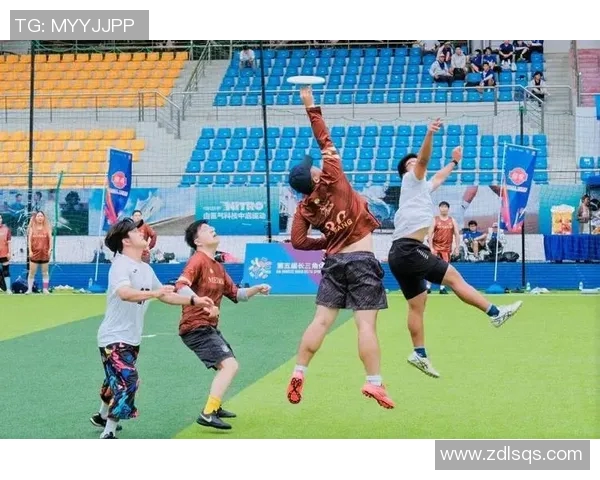 南京飞盘队包夹战术解析与飞盘运动的魅力探讨 南京飞盘队包夹战术解析与飞盘运动的魅力探讨