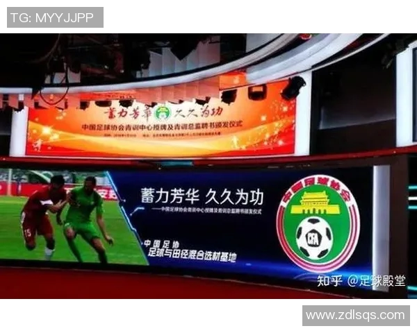 南京足球队与重庆足球队的耐力较量赛后分析与反思 南京足球队与重庆足球队的耐力较量赛后分析与反思