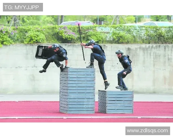 飞盘竞技的魅力:深入了解成都飞盘队的战术与技巧 飞盘竞技的魅力:深入了解成都飞盘队的战术与技巧